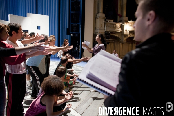 Dans les coulisses des répétitions de la comédie musicale  Mama mia  au théatre Mogador.