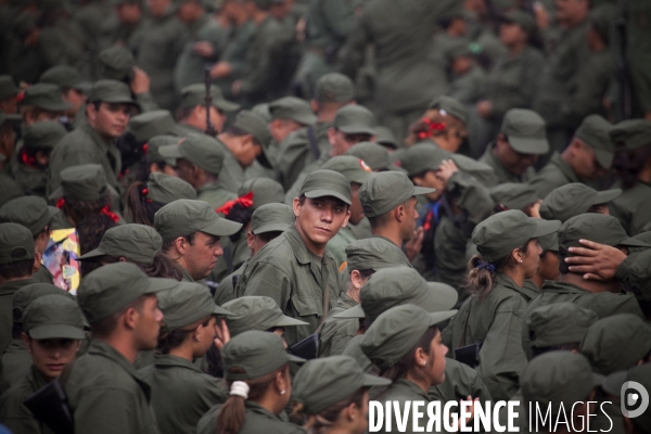Hugo Chavez avec ses miliciens