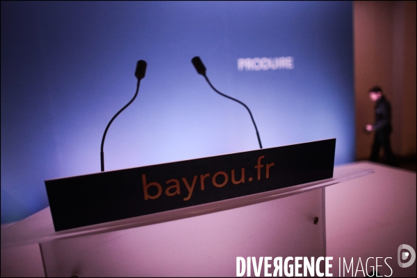 BAYROU premier forum sur les themes du redressement de la France au lendemain de la perte du triple A