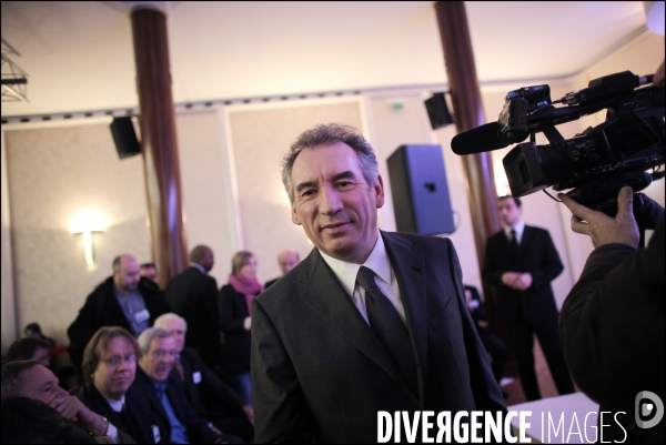 BAYROU premier forum sur les themes du redressement de la France au lendemain de la perte du triple A