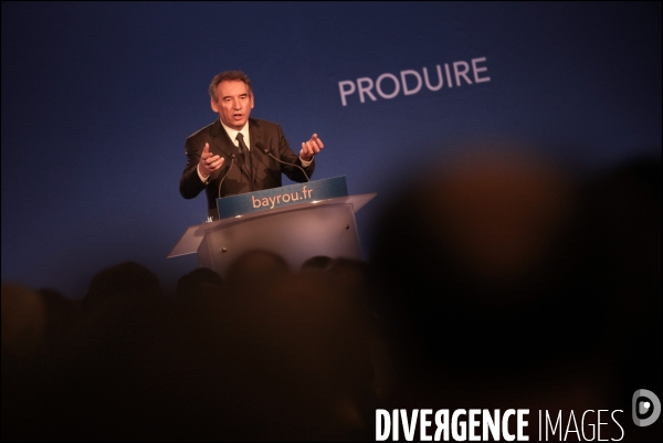 BAYROU premier forum sur les themes du redressement de la France au lendemain de la perte du triple A