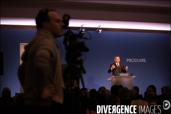 BAYROU premier forum sur les themes du redressement de la France au lendemain de la perte du triple A