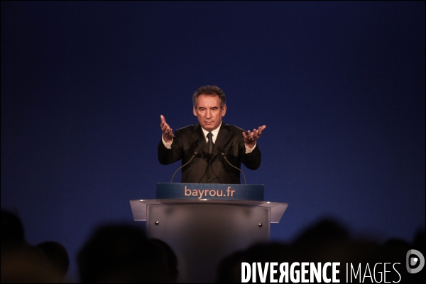 BAYROU premier forum sur les themes du redressement de la France au lendemain de la perte du triple A