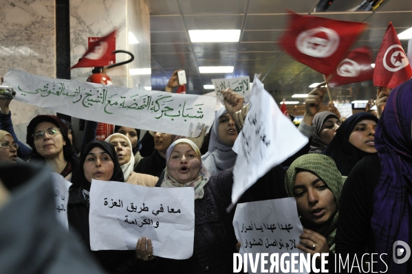 Partisans et opposants aux islamistes tunisien.