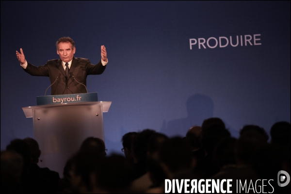 BAYROU premier forum sur les themes du redressement de la France au lendemain de la perte du triple A