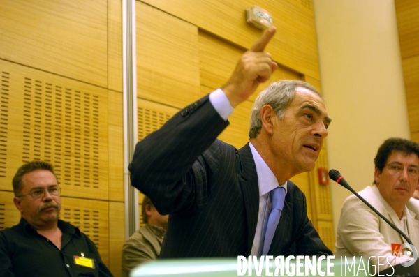 Henri Emmanuelli clôture son tour de France des délocalistations.