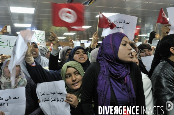 Partisans et opposants aux islamistes tunisien.