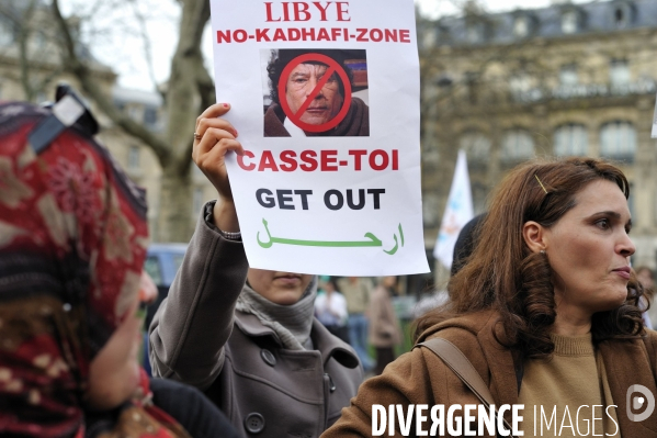 Manifestation de libyens en soutien aux leurs au pays.