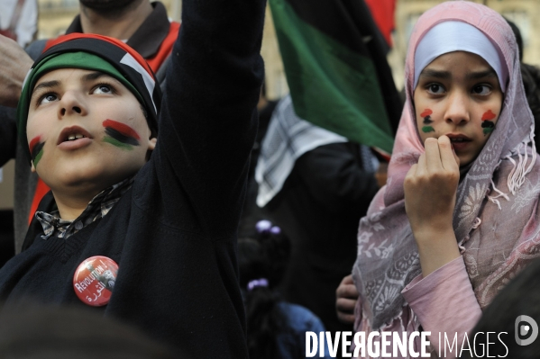 Manifestation de libyens en soutien aux leurs au pays.