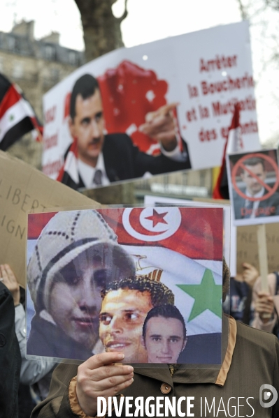 Manifestation de libyens en soutien aux leurs au pays.