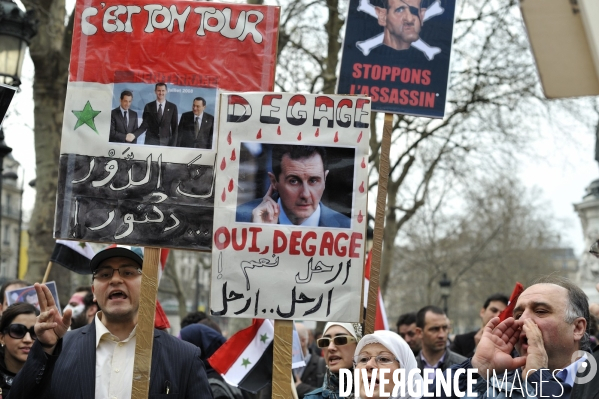 Manifestation de libyens en soutien aux leurs au pays.