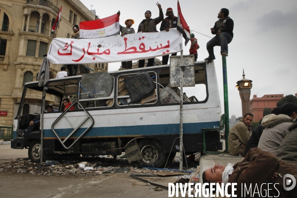 A day in the life of al tahrir square - un jour dans la vie de la place al tahrir