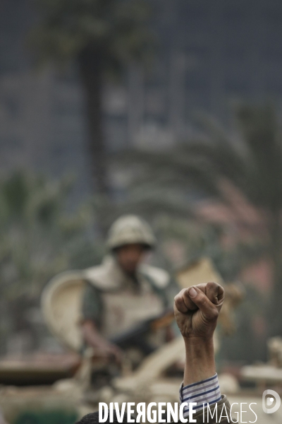 A day in the life of al tahrir square - un jour dans la vie de la place al tahrir