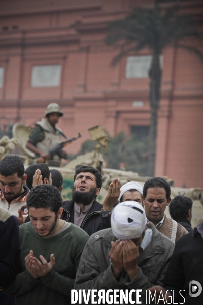 A day in the life of al tahrir square - un jour dans la vie de la place al tahrir