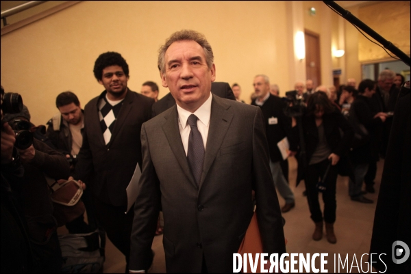 BAYROU premier forum sur les themes du redressement de la France au lendemain de la perte du triple A