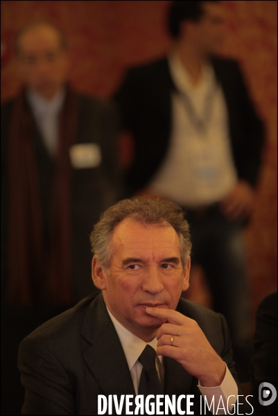 BAYROU premier forum sur les themes du redressement de la France au lendemain de la perte du triple A