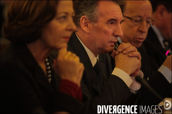 BAYROU premier forum sur les themes du redressement de la France au lendemain de la perte du triple A