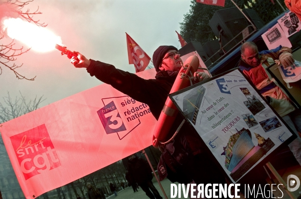 Manifestation contre le projet de loi de l audiovisuel public.