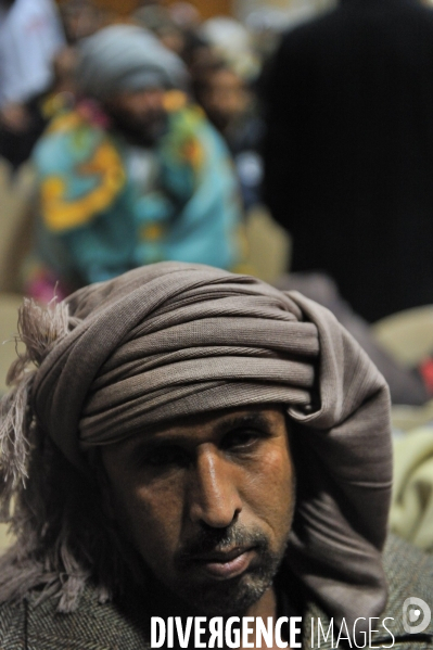 Refugies de libye au poste frontiere tuniso-libyien