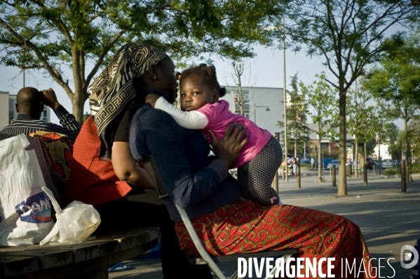 Les sans-toit de la place de la fraternité.