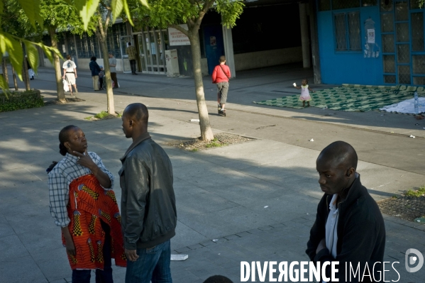 Les sans-toit de la place de la fraternité.