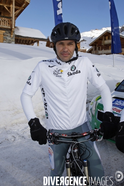 Le Team Skoda - Castrol avec Richard VIRENQUE, en VTT à l Alpe d Huez.