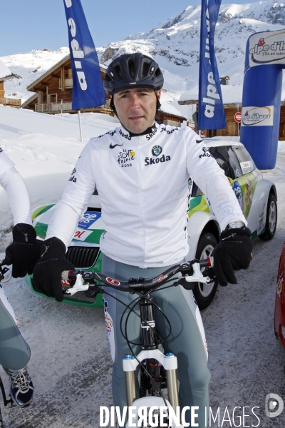 Le Team Skoda - Castrol avec Richard VIRENQUE, en VTT à l Alpe d Huez.