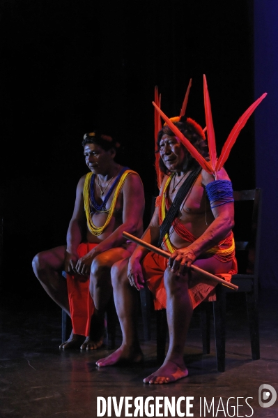 WAYAPI , indiens de Guyane francaise : Musiciens danseurs du Haut OYAPOCK