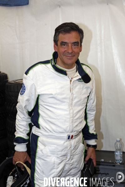 François Fillon participe à la course du Mans Classic.