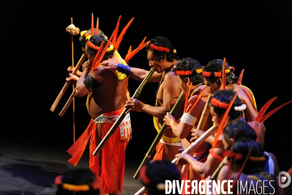 WAYAPI , indiens de Guyane francaise : Musiciens danseurs du Haut OYAPOCK