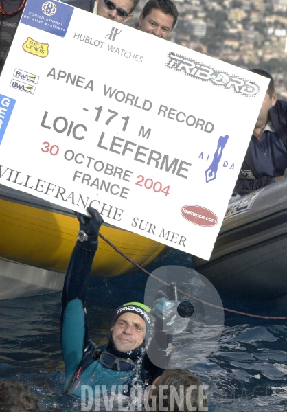 L apnéiste Loic Leferme est décédé lors d un entrainement. Le 30 Octobre 2004 dans la même rade de Villefranche, il battait le record du monde en  No Limit  en plongeant à moins 171 mètres