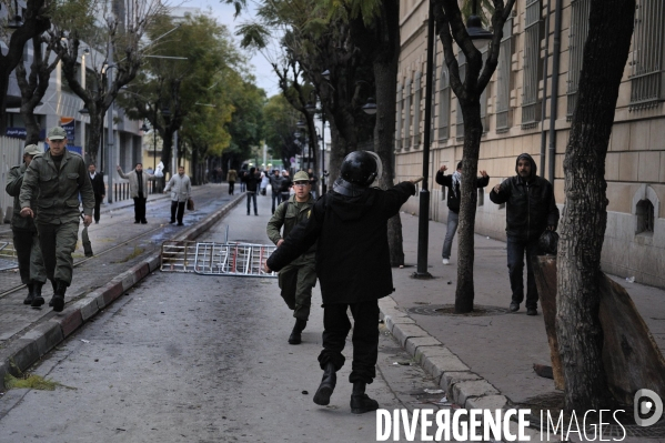 Manifestation et violence policiere a tunis