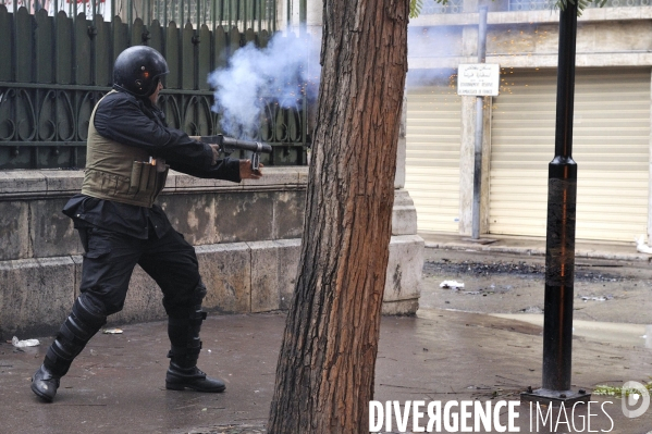 Manifestation et violence policiere a tunis