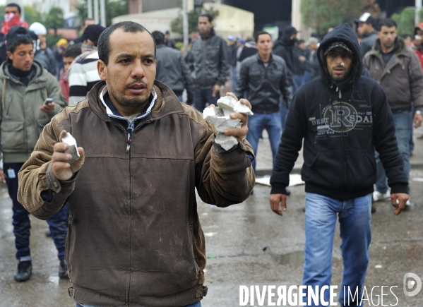 Manifestation et violence policiere a tunis