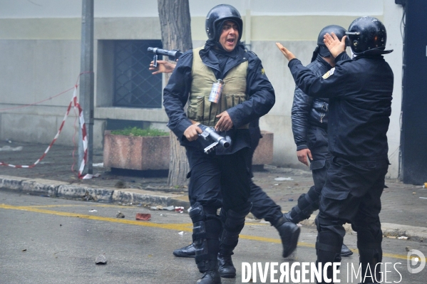 Manifestation et violence policiere a tunis