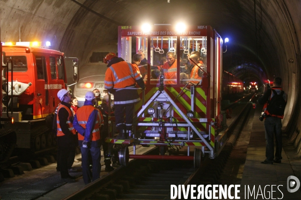 Exercice déraillement TGV dans un tunnel