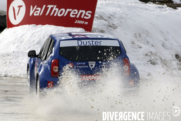 Alain PROST avec le Team DACIA au Trophée Andros.