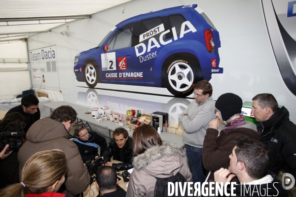 Alain PROST avec le Team DACIA au Trophée Andros.