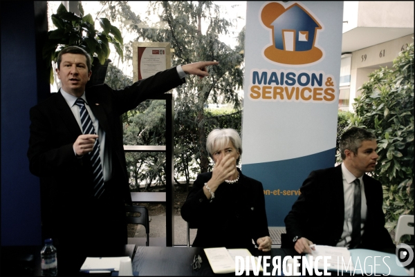 Christine Lagarde et Laurent Wauguiez visitant l entreprise des services a la personne  Maison et Services 