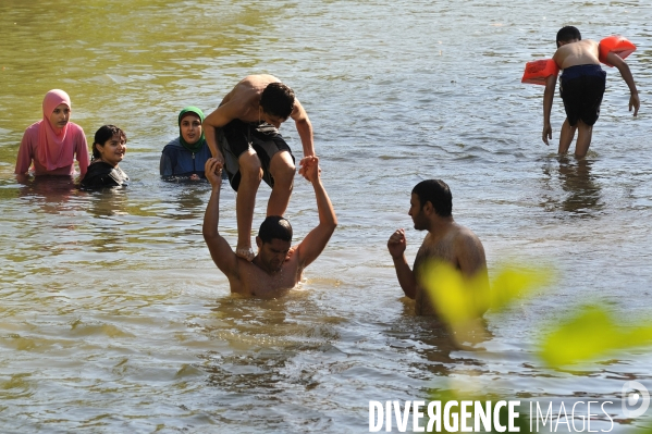 El khiam daily life - distraction