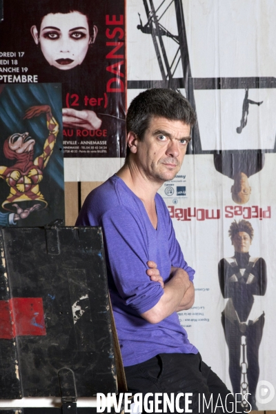 Philippe decouflé, danseur et chorégraphe, investit  la Grande halle de la Villette avec une exposition (Opticon) et des spectacles (Panorama et Solo).