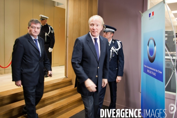 Réunion de la cellule de crise (Centre interministeriel de crise) place beauvau, en présence du ministre de l intérieur Brice Hortefeux, à l occasion des mouvements sociaux liés à la loi sur les retraites.