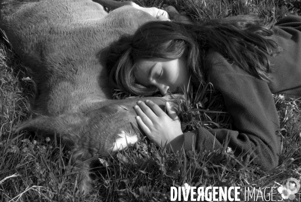 L enfant et les animaux : avec chevaux et poney. Children and animals : with horse and pony.