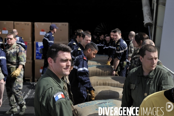 Mission humanitaire du navire militaire mistral