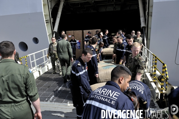 Mission humanitaire du navire militaire mistral