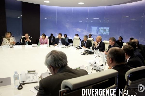 Réunion de la cellule de crise (Centre interministeriel de crise) place beauvau, en présence du ministre de l intérieur Brice Hortefeux, à l occasion des mouvements sociaux liés à la loi sur les retraites.