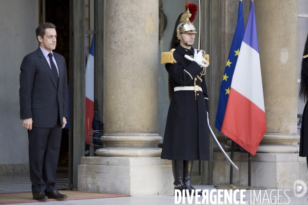 Le président de la République Française Nicolas Sarkozy accueille le président syrien Bachar al-Assad au Palais de l Elysée, pour sa deuxième visite officielle en France.