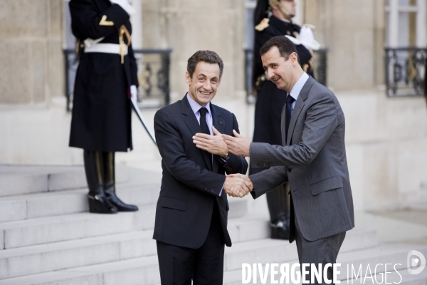 Le président de la République Française Nicolas Sarkozy accueille le président syrien Bachar al-Assad au Palais de l Elysée, pour sa deuxième visite officielle en France.