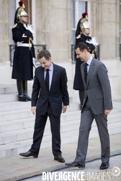 Le président de la République Française Nicolas Sarkozy accueille le président syrien Bachar al-Assad au Palais de l Elysée, pour sa deuxième visite officielle en France.