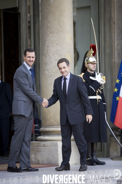 Le président de la République Française Nicolas Sarkozy accueille le président syrien Bachar al-Assad au Palais de l Elysée, pour sa deuxième visite officielle en France.